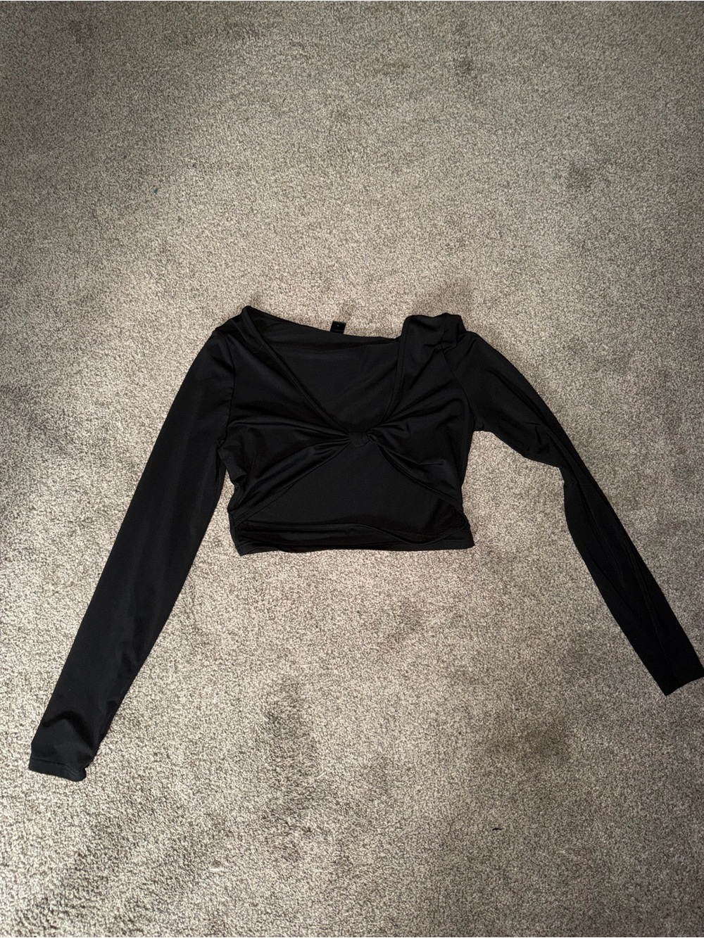 SHEIN Black Long-Sleeve Twist Crop Top
